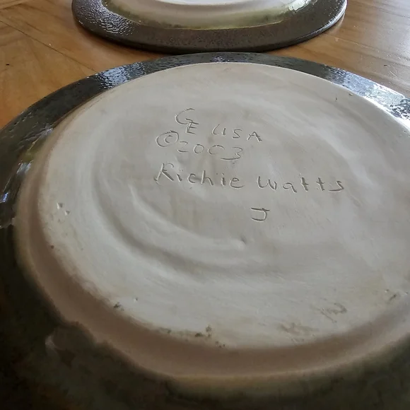 Good Earth Richie Watts Set Of Two Dinner Plates - Picture 6 of 7